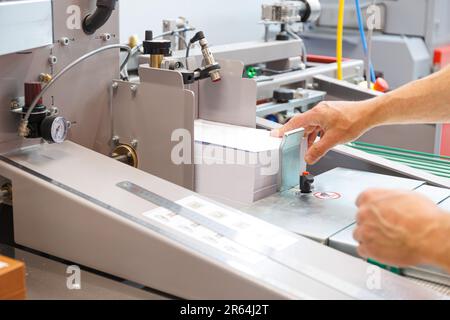 Nuova tecnologia macchina per la stampa di libri e riviste. Foto di alta qualità Foto Stock