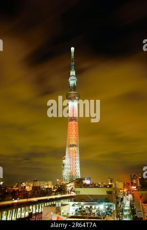 Candle Tree of Tokyo Sky Tree e Tobu Skytree Line Foto Stock