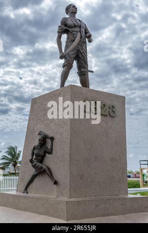 1823:00 Tour del Monumento alla ribellione di Demerara Slave di Georgetown, Guyana Foto Stock