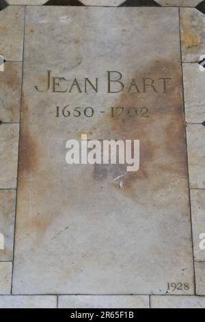 Tomba del comandante navale francese e privatatore Jean Bart (1650-1702) presso la Chiesa di Saint-Eloi a Dunkirk (Nord), Francia Foto Stock