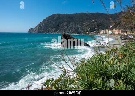 viaggio alla spiaggia di monterosso nelle cinque terre d'italia Foto Stock