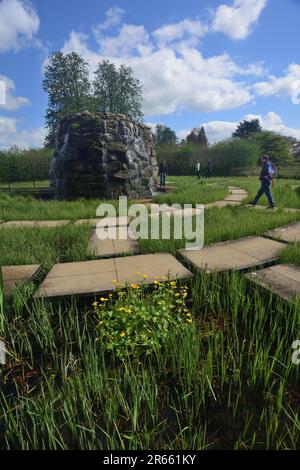 Il labirinto d'acqua al Castello di Hever, la casa d'infanzia di Anna Bolena. Foto Stock