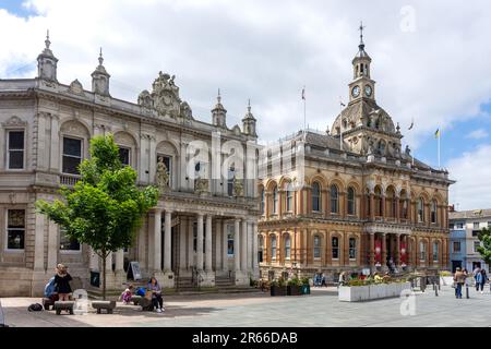 Ipswich Town Hall e Old Post Office (The Botanist Bar), The Cornhill, Ipswich, Suffolk, Inghilterra, Regno Unito Foto Stock