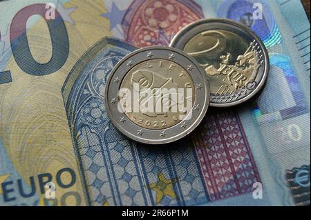 Lituano Pallacanestro a moneta da 2 euro in Lituania. Denaro europeo. Foto Stock
