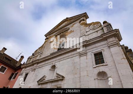 La Chiesa di Saint-Francois, conosciuta come la Chiesa degli italiani, è una chiesa cattolica ad Annecy, in alta Savoia, Francia. Foto Stock