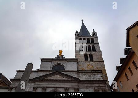 La chiesa di Notre-Dame-de-Liesse è una chiesa cattolica francese, situata nel dipartimento dell'alta Savoia e nella città di Annecy . Foto Stock