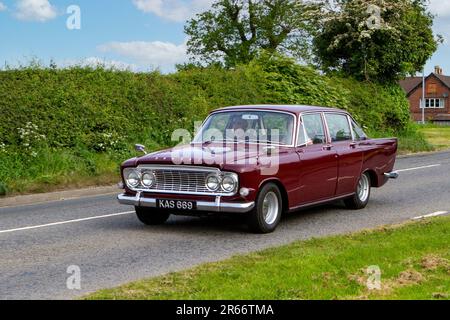 Ford Zodiac Maroon Car benzina anni '1962 60 2553 cc, berlina quattro porte, in viaggio nella Greater Manchester, Regno Unito Foto Stock