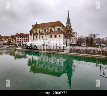 Annecy, Francia - 29 gennaio 2022: La Chiesa di Saint-Francois, conosciuta come la Chiesa degli italiani, è una chiesa cattolica ad Annecy, in alta Savoia, Foto Stock
