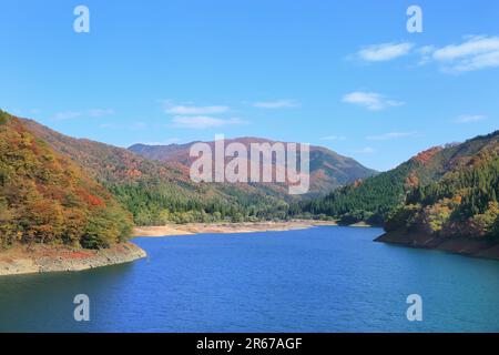 Lago Kuzuryu in autunno Foto Stock