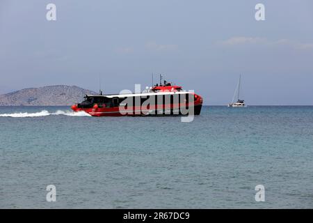 Hellenic Seaways traghetto veloce Aero 2, al porto di Megalochori, isola di Agistri, Golfo Saronico, Grecia. Maggio 2023. Foto Stock