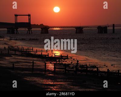 Sheerness, Kent, Regno Unito. 7th giugno, 2023. Meteo nel Regno Unito: Sunset in Sheerness, Kent. Credit: James Bell/Alamy Live News Foto Stock