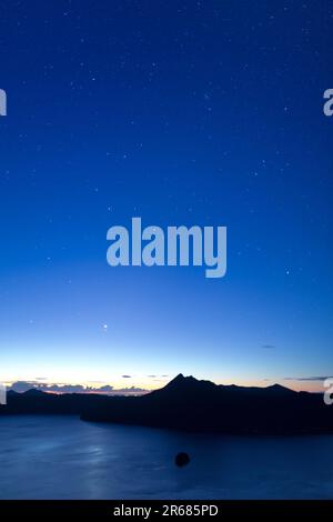 Il lago Mashu e il cielo stellato Foto Stock