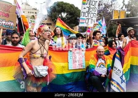 Israele. 01st giugno, 2023. Migliaia di persone hanno marciato nella parata annuale della Pride di Gerusalemme. Gerusalemme, Israele. Giugno 01th 2023. (Matan Golan/Sipa USA). Credit: Sipa USA/Alamy Live News Foto Stock