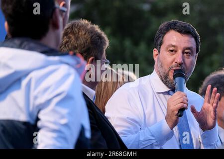 Termoli, Italia. 07th giugno, 2023. Matteo Salvini parla durante un raduno elettorale per le elezioni regionali del Molise a Termoli. (Foto di Elena Vizzoca/SOPA Images/Sipa USA) Credit: Sipa USA/Alamy Live News Foto Stock