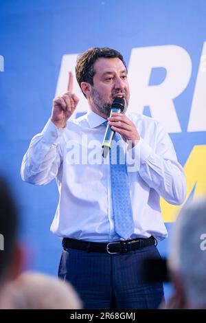 Termoli, Italia. 07th giugno, 2023. Matteo Salvini parla durante un raduno elettorale per le elezioni regionali del Molise a Termoli. (Foto di Elena Vizzoca/SOPA Images/Sipa USA) Credit: Sipa USA/Alamy Live News Foto Stock