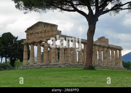 Templi greci dell'antica città greca Paestum in Italia. Templi di paestum Foto Stock