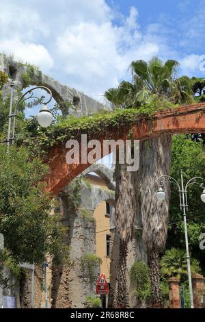 Acquedotto medievale di Salerno, Italia Foto Stock