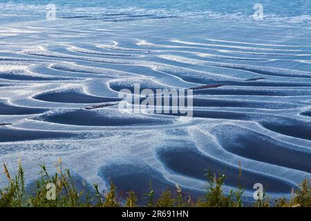 Modello di sabbia di Mikoshirai Beach e il mare Foto Stock