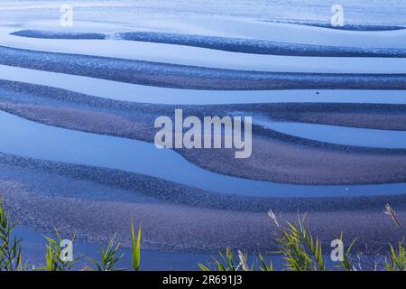 Modello di sabbia di Mikoshirai Beach e il mare Foto Stock
