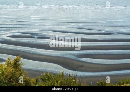 Modello di sabbia di Mikoshirai Beach e il mare Foto Stock