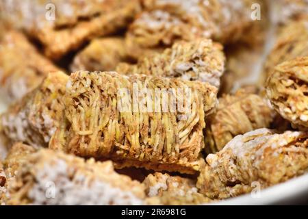 Primo piano con cereali per la colazione. Colazione sana. Foto Stock