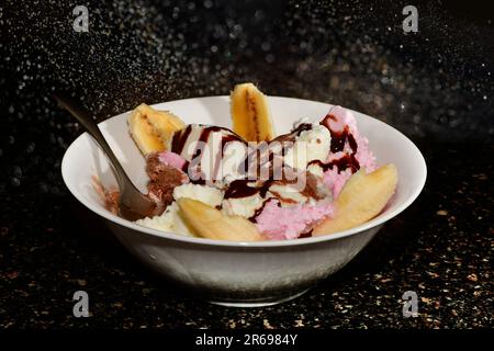 Gelato napoletano con Banana Foto Stock