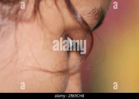 Bella ragazza indiana degli occhi, da vicino Foto Stock