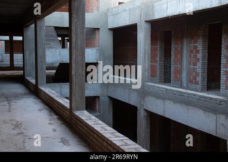 Hotel incompiuto in Egitto a Sharm El Sheikh in una giornata estiva Foto Stock