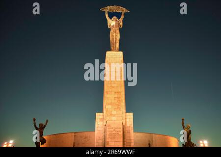 La Statua della libertà alla Cittadella sul Colle Gellért - Budapest, Ungheria Foto Stock