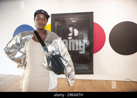 Londra, Regno Unito. 7th giugno, 2023. Rebecca Bellantoni, vincitrice del Women of Colour Art Award, espone il suo lavoro, insieme a quello dei secondi classificati, alla galleria di arte e apprendimento Contemporanea di Londra del 198. Credit: Anna Watson/Alamy Live News Foto Stock