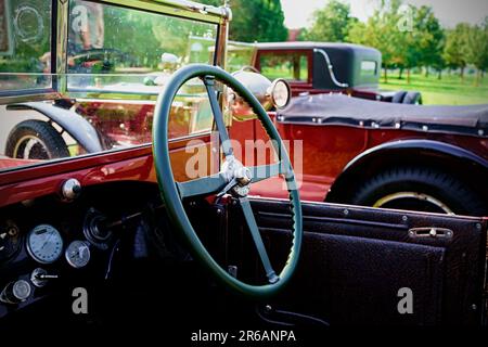 dettagli di vecchie auto rosse Foto Stock