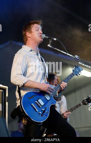 Queens of the Stone Age si esibisce in concerto dal vivo nell'ambito del Sydney V Festival di Richard Branson, che si terrà a Sydney, Australia, il 29 marzo 2008. Foto Stock