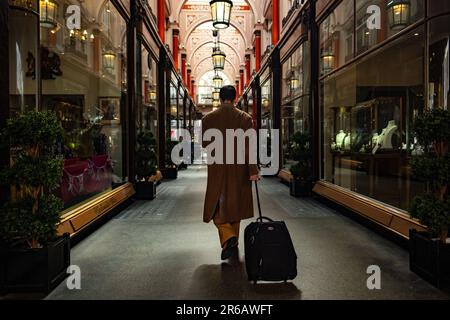 LONDRA- Royal Arcade al di fuori di Bond Street- una zona di shopping di lusso con molti negozi di design e di lusso Foto Stock