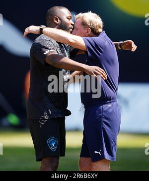 Mo Gilligan del mondo XI e il manager Harry Redknapp durante una sessione di allenamento al Champneys Tring prima del Soccer Aid per la partita UNICEF 2023 di domenica. Data immagine: Giovedì 8 giugno 2023. Foto Stock