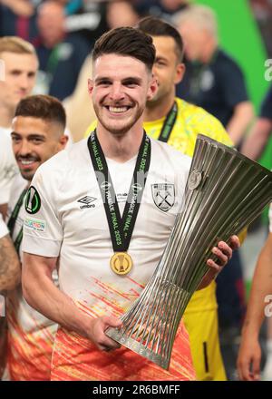 Praga, Repubblica Ceca. 7th giugno, 2023. Declan Rice of West Ham United festeggia con il trofeo dopo la vittoria del 2-1 nella partita della UEFA Europa Conference League all'Eden Arena di Praga. Il credito di immagine dovrebbe essere: Jonathan Moskrop/Sportimage Credit: Sportimage Ltd/Alamy Live News Foto Stock