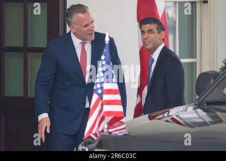 Washington, Stato di Vereinigte. 08th giugno, 2023. Il primo ministro britannico Rishi Sunak arriva alla Casa Bianca di Washington DC per un incontro con il presidente degli Stati Uniti Joe Biden, il 6 giugno 2023. Credit: Chris Kleponis/CNP/dpa/Alamy Live News Foto Stock
