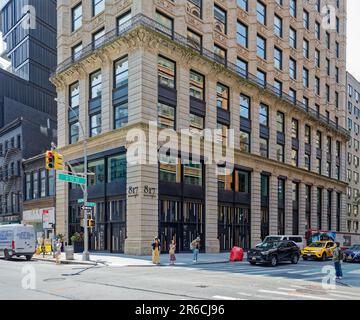 Il 817 Broadway è un edificio di uffici di riferimento, designato a New York, al confine orientale del Greenwich Village, costruito nel 1898 su progetto di George B. Post. Foto Stock