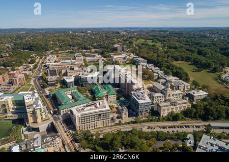 Pittsburgh Carnegie University e Schenley Park in background. Pennsylvania. Skyline Foto Stock