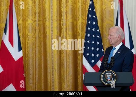 Il presidente degli Stati Uniti Joe Biden ascolta durante una conferenza stampa con il primo ministro britannico Rishi Sunak alla Casa Bianca di Washington, DC, 8 giugno 2023.Credit: Chris Kleponis/CNP/MediaPunch Foto Stock