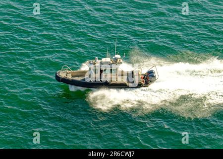 LOS ANGELES, CALIFORNIA - 22 aprile 2023: Il porto di Los Angeles occupa 7.500 acri lungo 43 miglia di lungomare nella baia di San Pedro 20 miglia a sud di Foto Stock