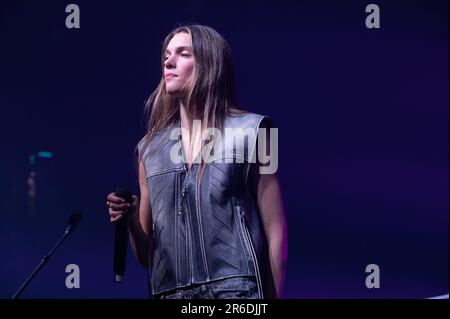 Toronto, Canada. Giugno 8th, 2023. Il cantante canadese Charlotte Cardin si esibisce al Canadian Music Week's Indies Awards 2023 presso History di Toronto, Canada. Dominic Chan/EXimages/CMW Foto Stock