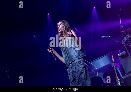 Toronto, Canada. Giugno 8th, 2023. Il cantante canadese Charlotte Cardin si esibisce al Canadian Music Week's Indies Awards 2023 presso History di Toronto, Canada. Dominic Chan/EXimages/CMW Foto Stock