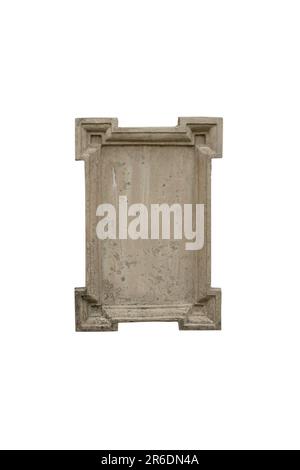 Mattonelle in pietra testurizzata con ornamenti grafici rettangolari, struttura monumentale astratta per l'esposizione dei prodotti, isolate su sfondo bianco. Foto Stock