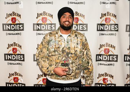 Toronto, Canada. Giugno 8th, 2023. IKKY, vincitore del Producer of the Year, si presenta per la foto all'annuale Jim Beam INDIES 22nd durante la settimana della musica canadese 2023 a Toronto. Vincitore annuale 22nd delle JIM Beam INDIES, Canada Foto Stock