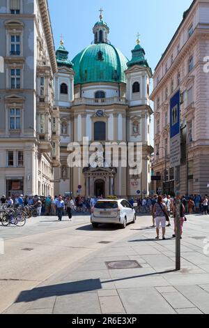 Vienna, Austria - 17 2018 giugno: Il Peterskirche (inglese: St Peter's Church) è una chiesa parrocchiale barocca cattolica della capitale austriaca. Foto Stock