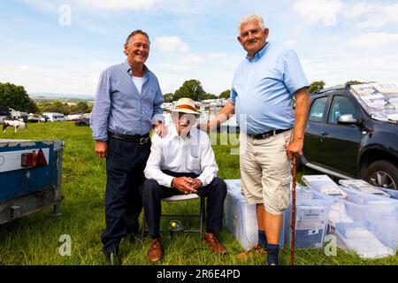 Uomini zingari alla storica Appleby Horse Fair, Appleby-in-Westmorland, Cumbria, Inghilterra, Regno Unito Foto Stock