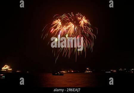 Fuochi d'artificio, Bremerhaven, Brema, fuochi d'artificio alla vela 2000, Germania, Europa, formato paesaggio, orizzontale Foto Stock