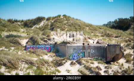 Rovina di un bunker tedesco in Normandia, Francia dalla seconda guerra mondiale, D-Day invasione militare da parte degli alleati, storia d'Europa Foto Stock