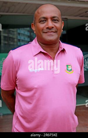 Hashan Tillakaratne, è il capo allenatore della squadra nazionale di cricket femminile del Bangladesh. Foto Stock