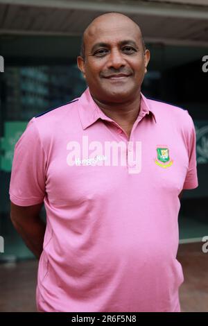 Hashan Tillakaratne, è il capo allenatore della squadra nazionale di cricket femminile del Bangladesh. Foto Stock